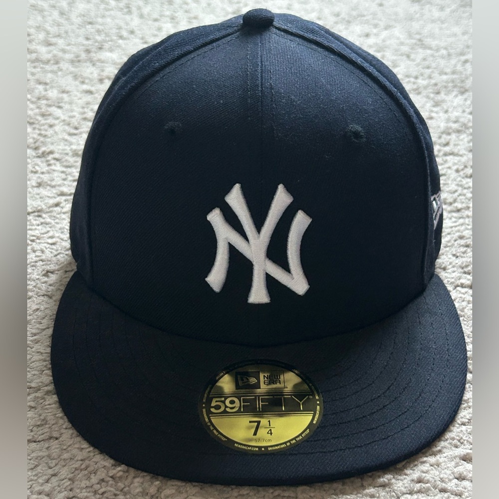 New Era 59Fifty NY New York Yankees MLB Baseball Navy Blue Fitted Hat Cap 7 1/4